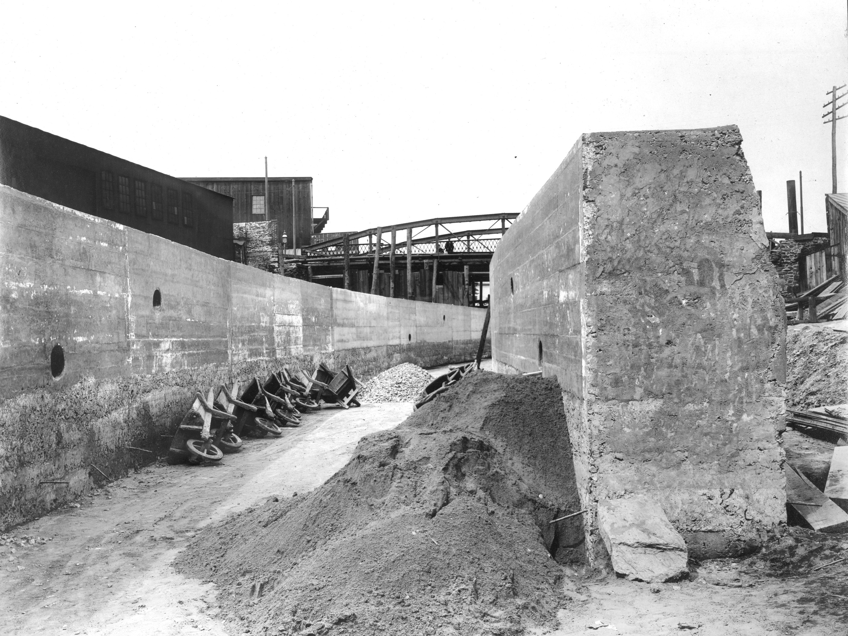 Aramingo Sewer and the Richmond Street Bridge, April 2, 1901