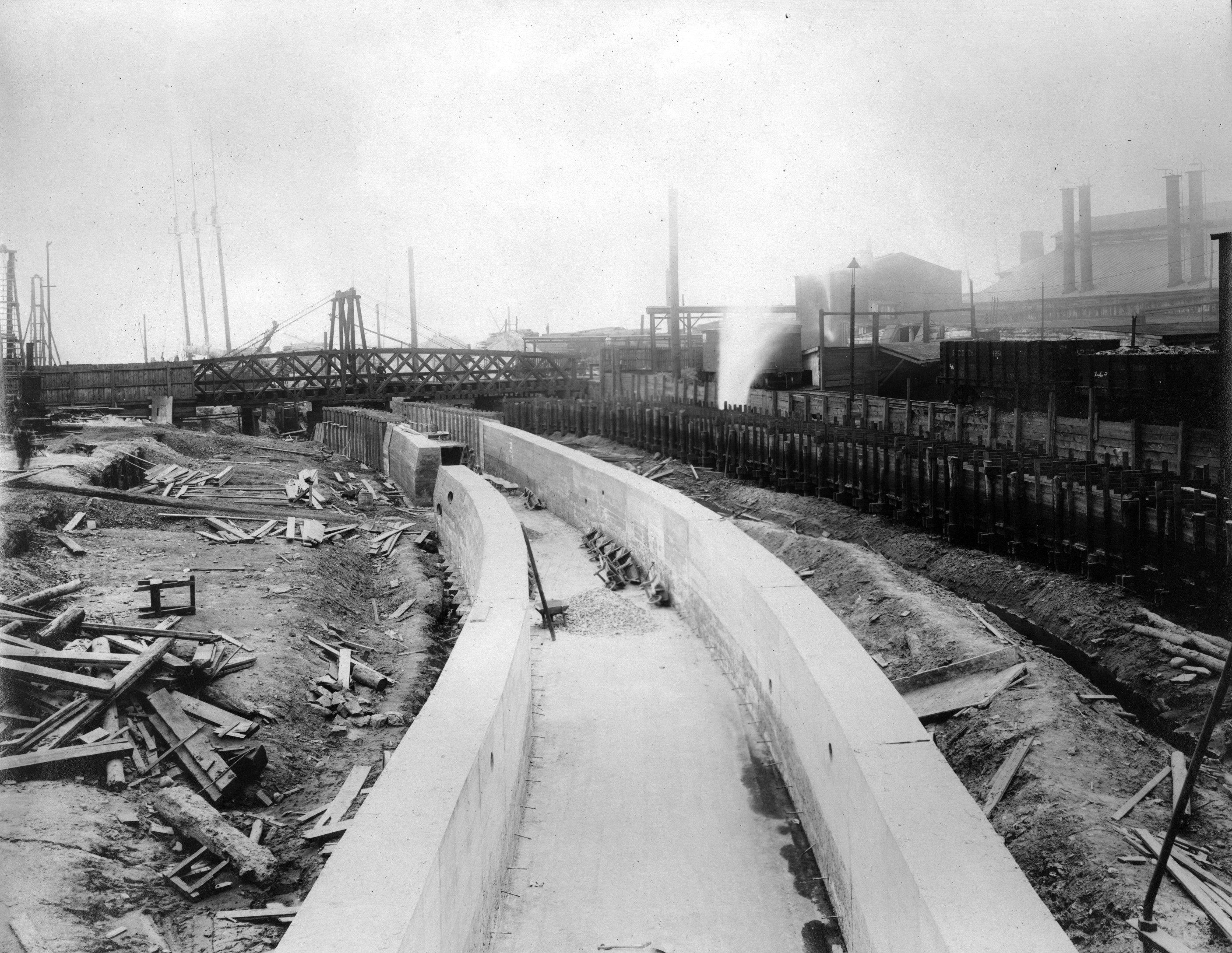 Looking downstream toward Beach St. Bridge during Aramingo Sewer construction, April 2, 1901