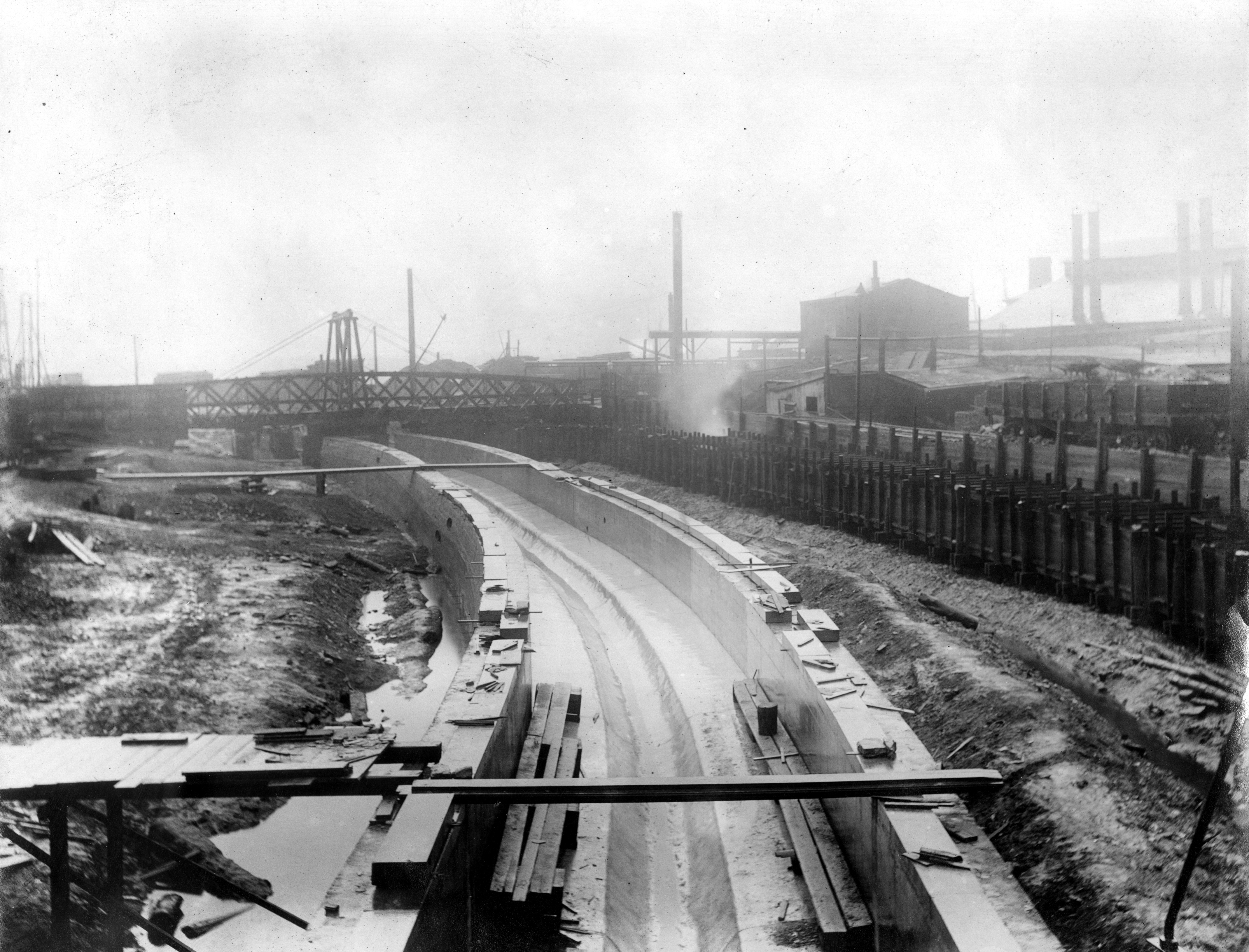 Aramingo Sewer: Looking downstream toward Beach St. Bridge, April 13,1901
