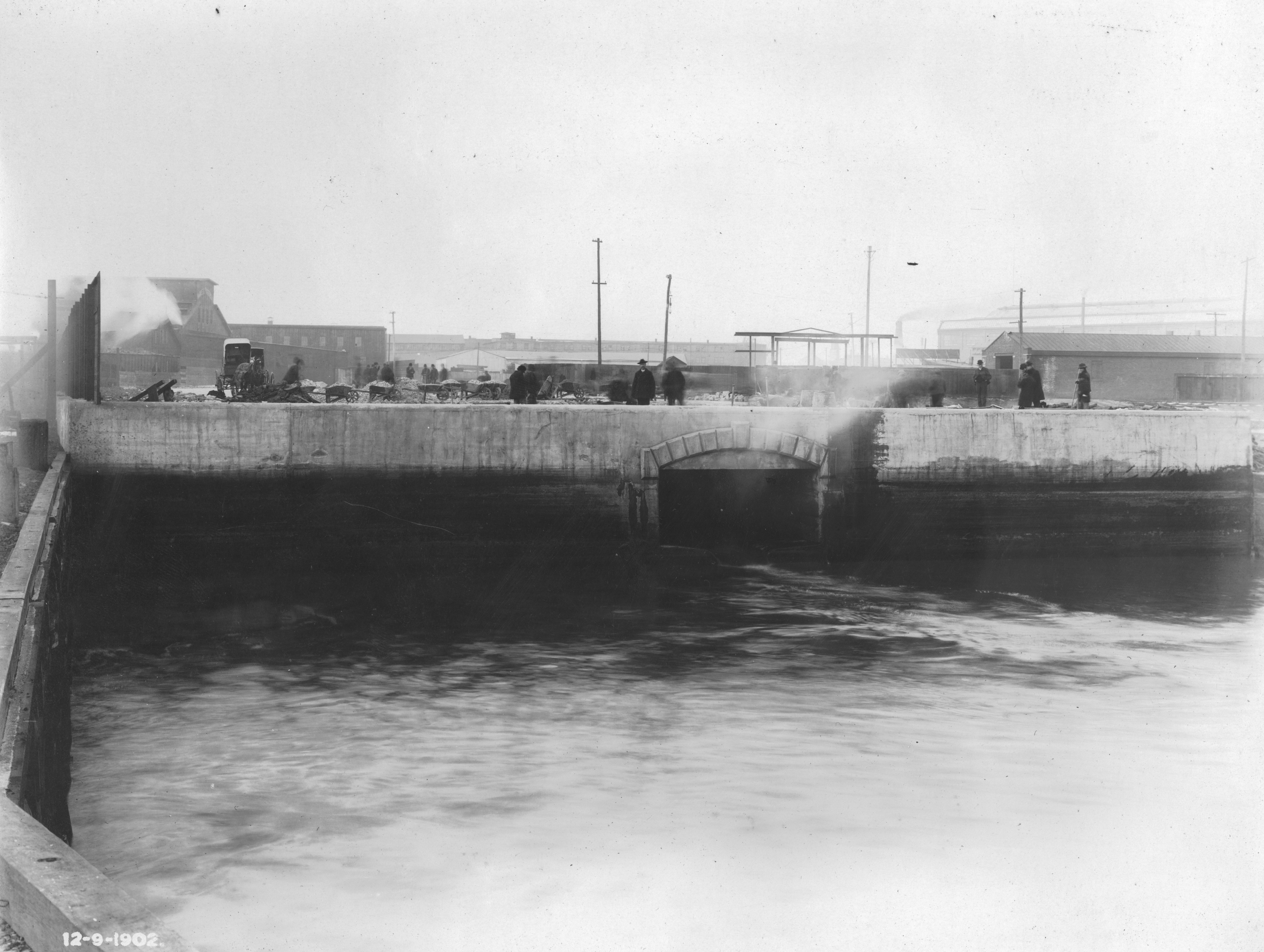 Completed Aramingo Sewer outlet at the Delaware River, 1902